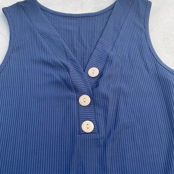 Woman’s Button Down Tank Top - Picture 2 of 4